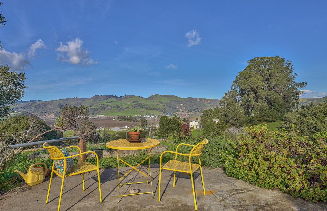 1612 Aromas Heights Ln, Aromas, CA 95004