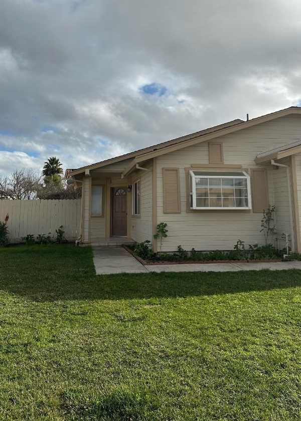 1075 Walnut Ave, Greenfield, CA 93927