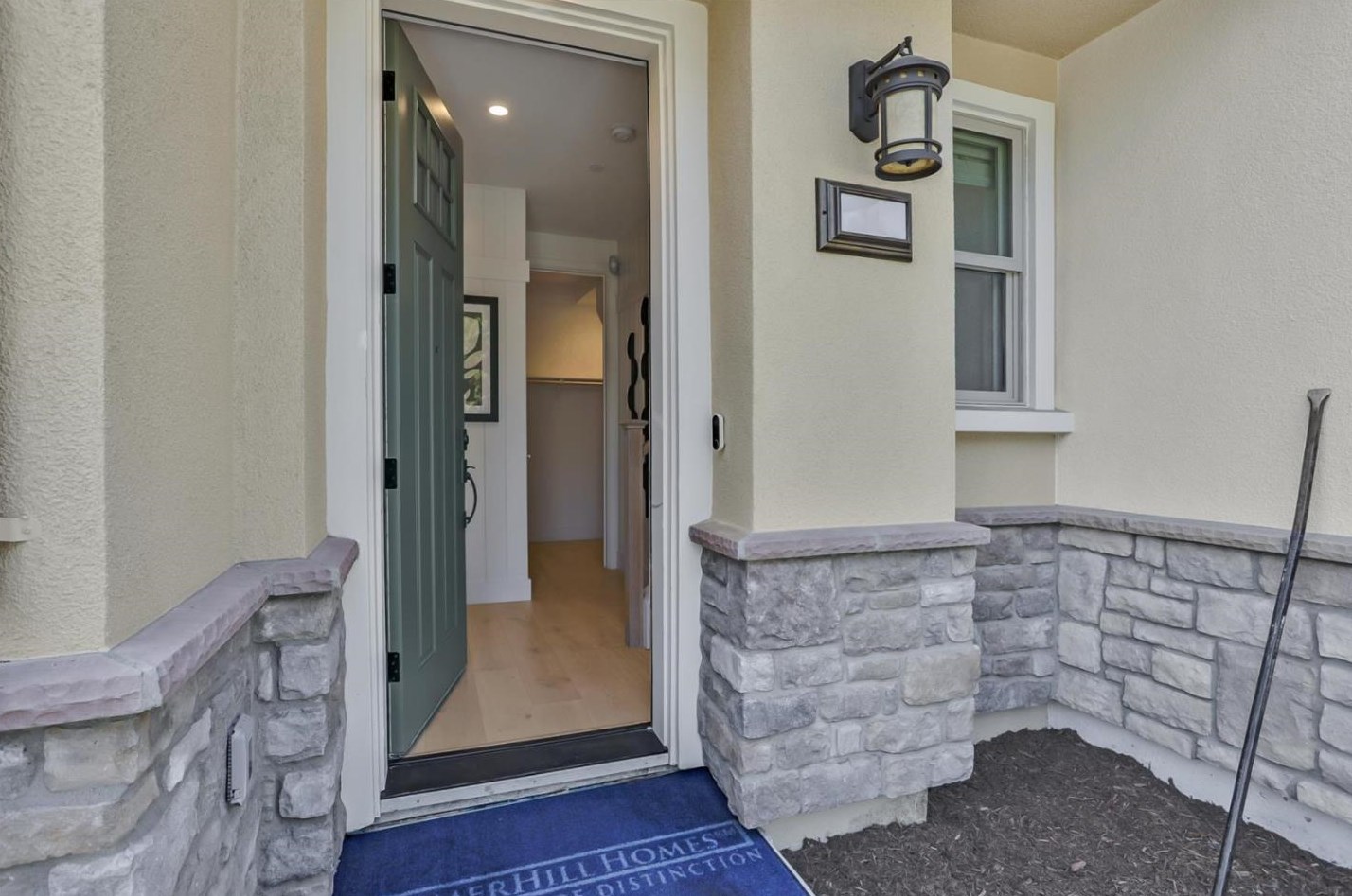 1377 W Middlefield Rd, Mountain View, CA 94043