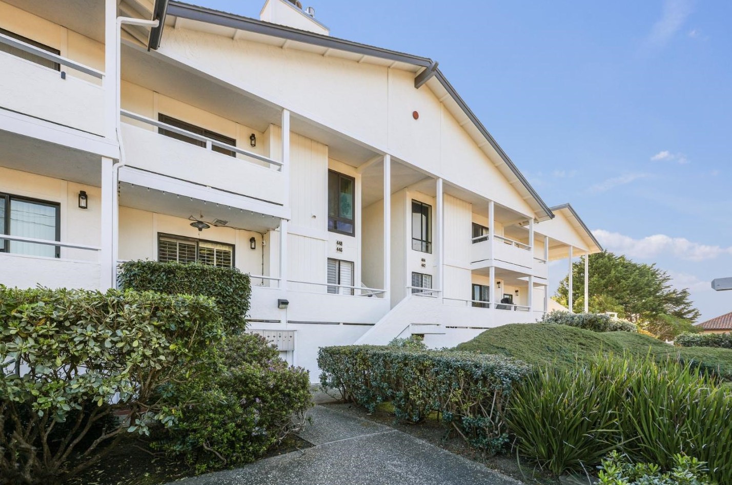 448 Cypress Ave, Princeton by the Sea, CA 94019