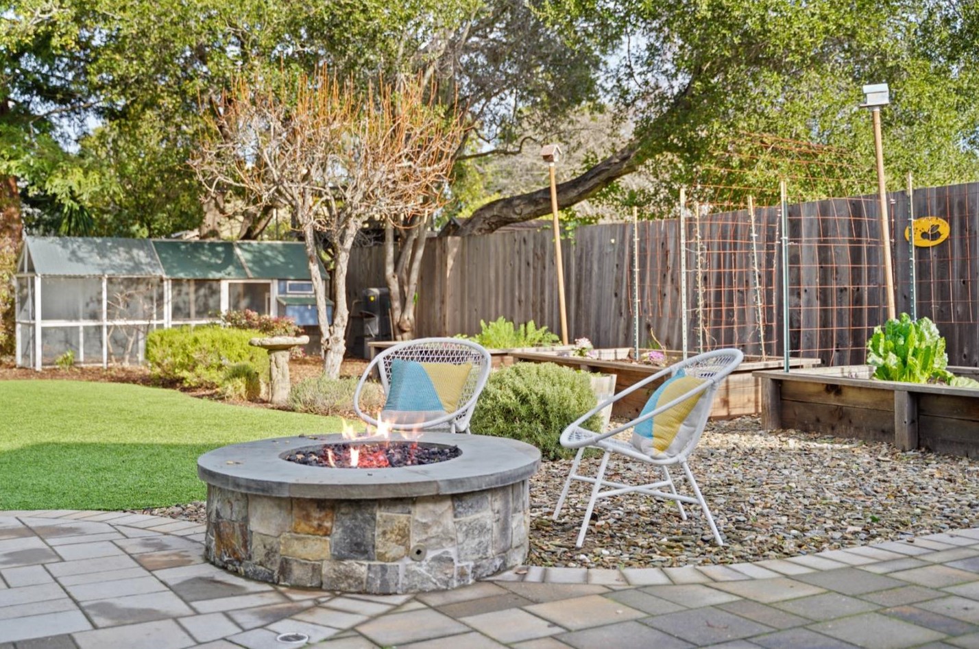 318 24th Ave, San Mateo CA  94403-2230 exterior