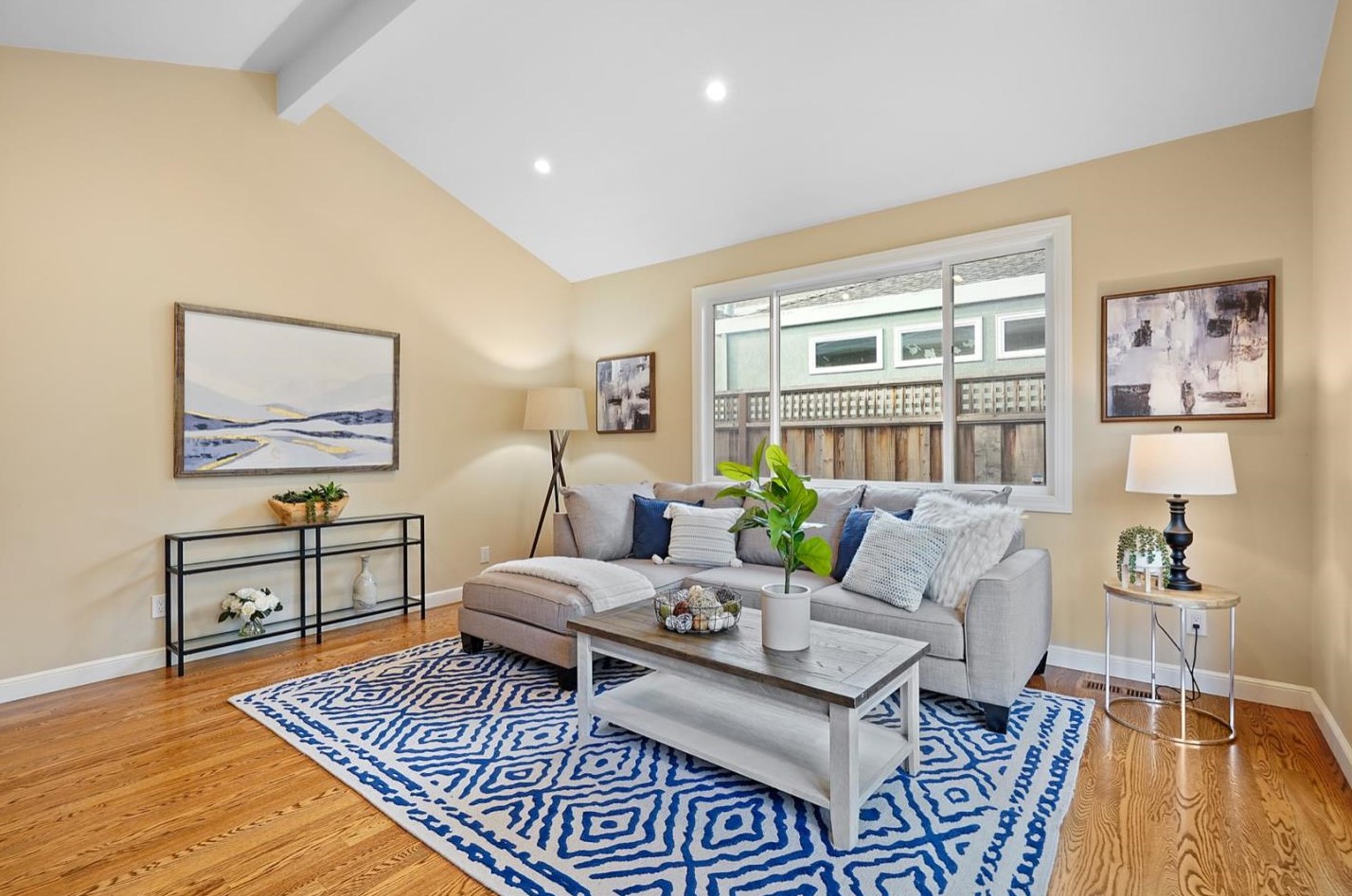 318 24th Ave, San Mateo CA  94403-2230 exterior