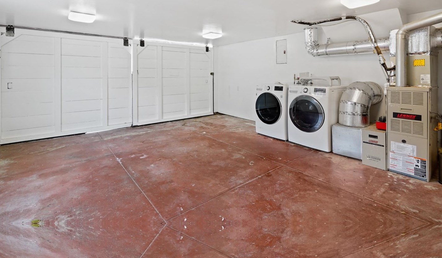 318 24th Ave, San Mateo CA  94403-2230 exterior