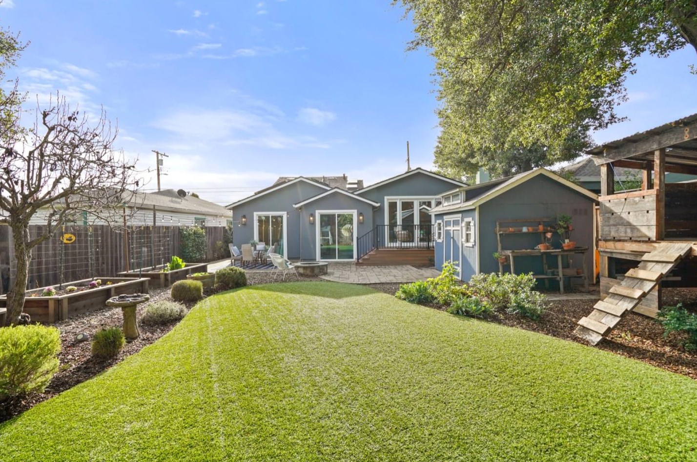 318 24th Ave, San Mateo CA  94403-2230 exterior