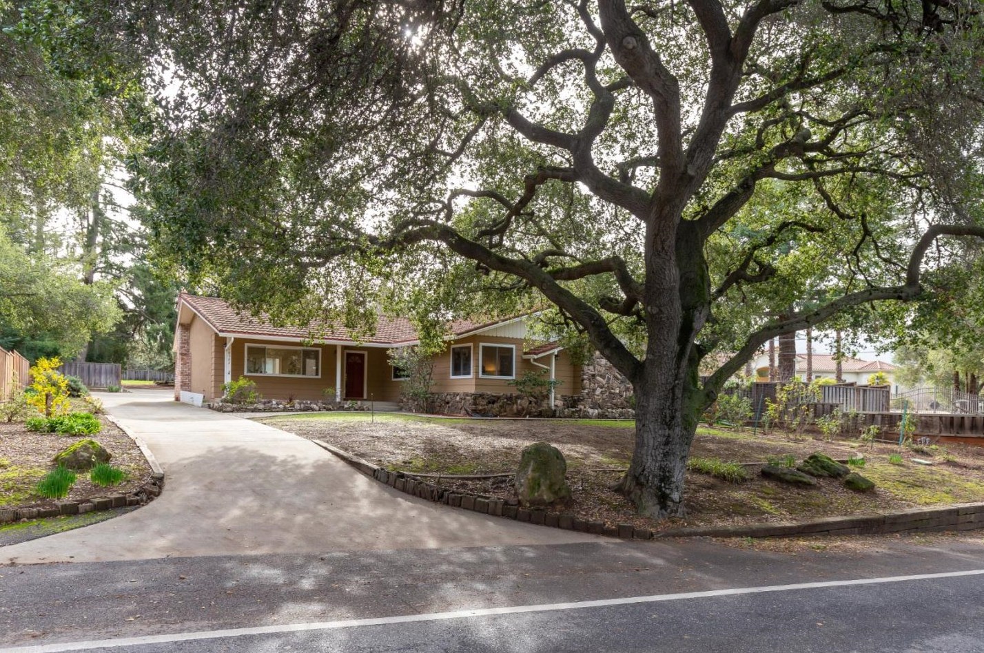 18582 Allendale Ave, Saratoga, CA 95070