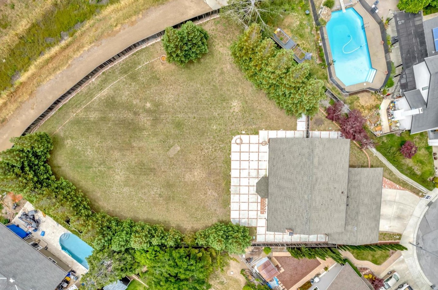 2090 Cimarron Dr, Morgan Hill, CA 95037