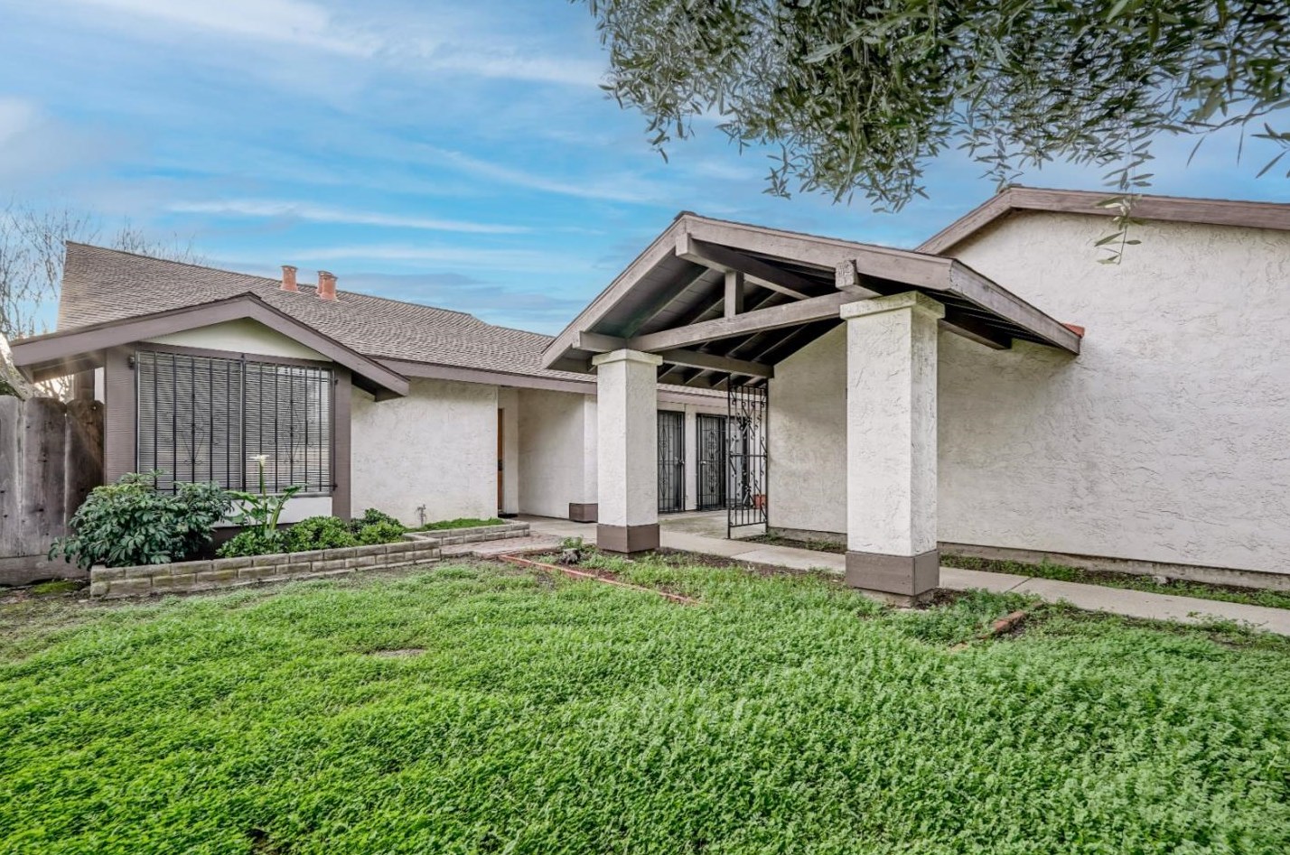 308 Andina Dr, Salinas, CA 93905-3003