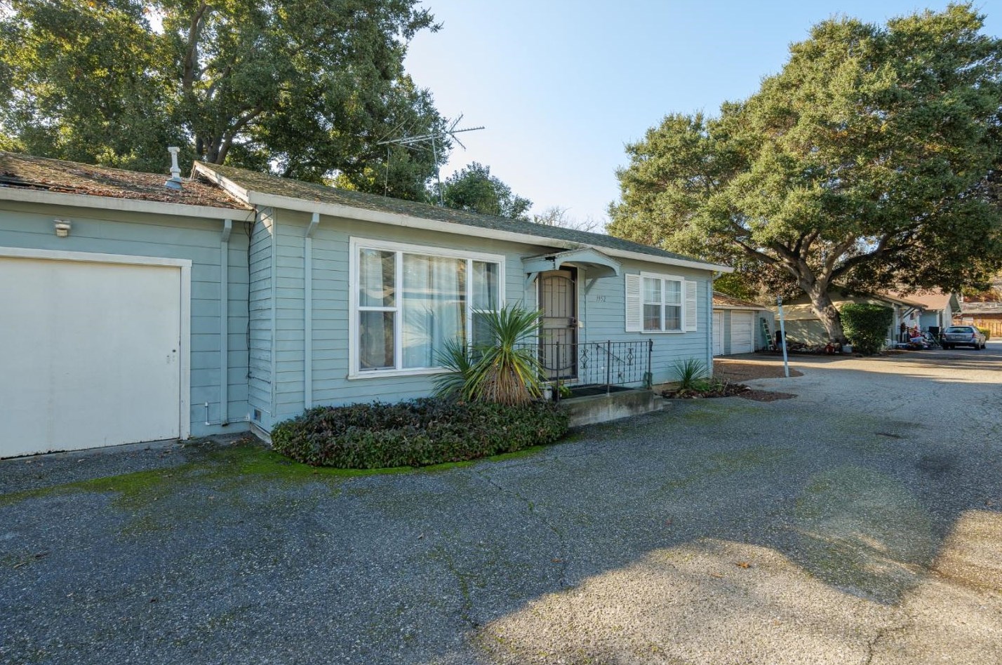 1952 Menalto Ave, Menlo Park, CA 94025-2801