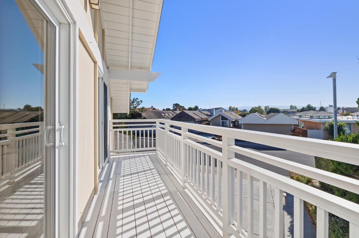 191 Flying Cloud Isle, San Mateo CA  94404-1301 exterior