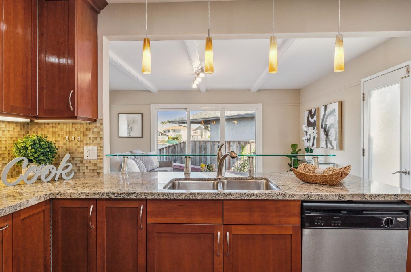 191 Flying Cloud Isle, San Mateo CA  94404-1301 exterior