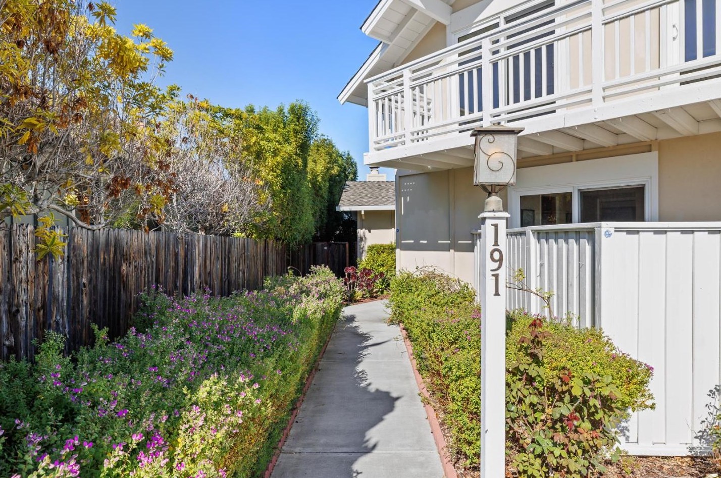 191 Flying Cloud Isle, San Mateo CA  94404-1301 exterior