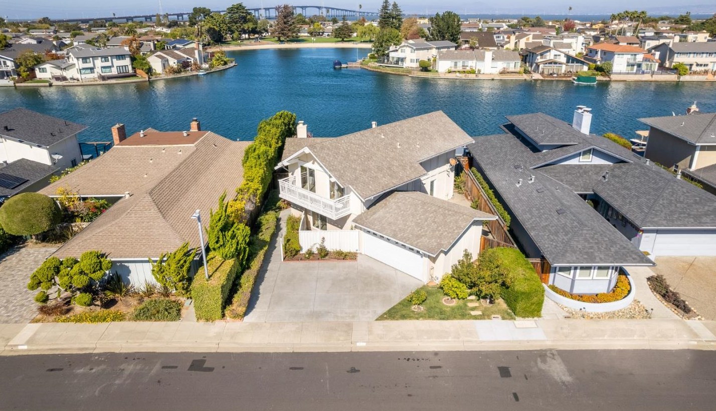 191 Flying Cloud Isle, San Mateo CA  94404-1301 exterior