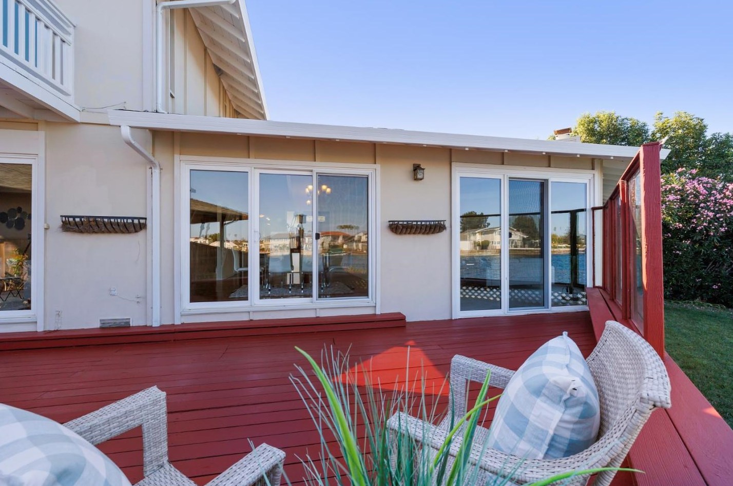 191 Flying Cloud Isle, San Mateo CA  94404-1301 exterior