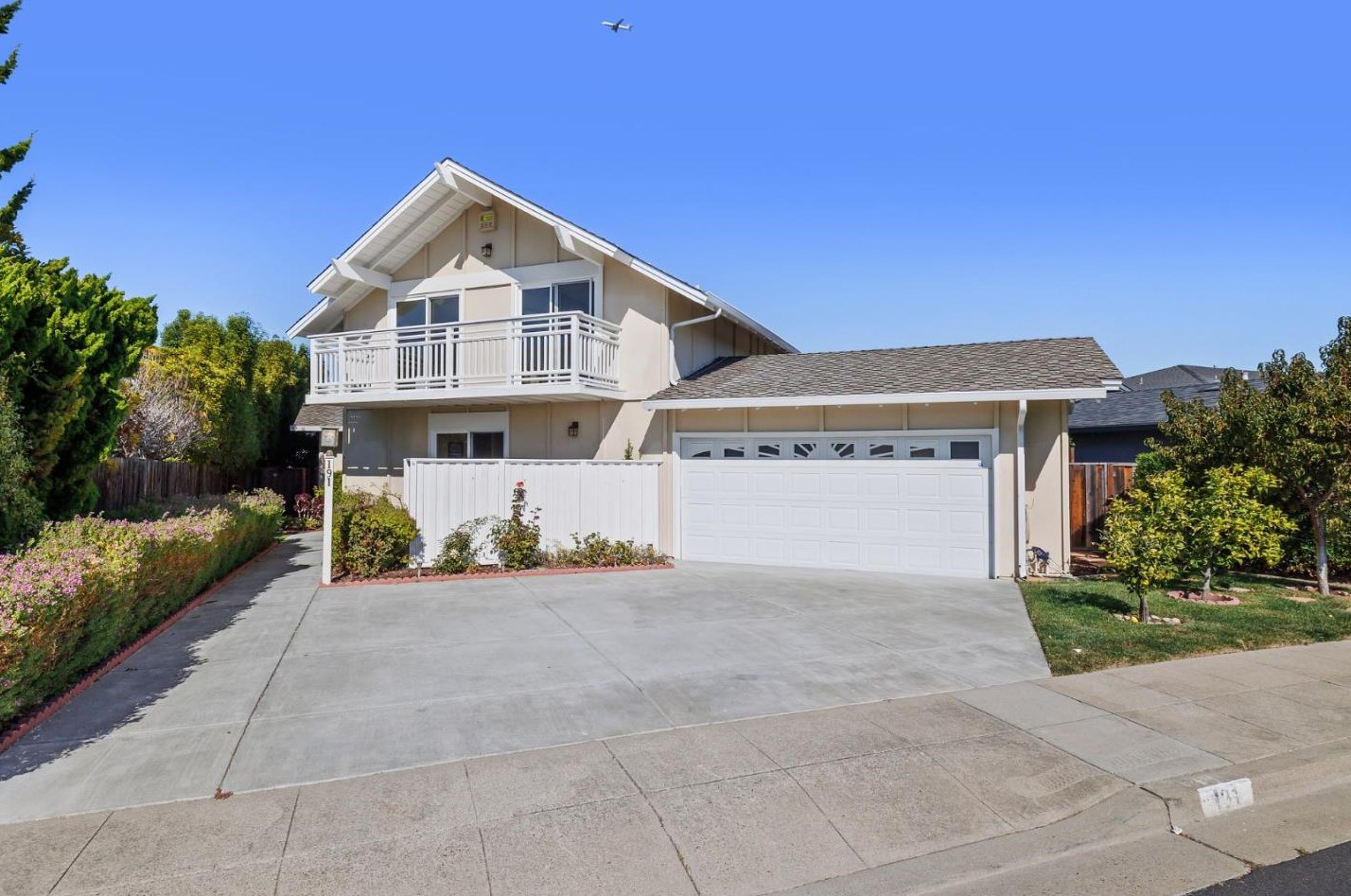 191 Flying Cloud Isle, San Mateo CA  94404-1301 exterior
