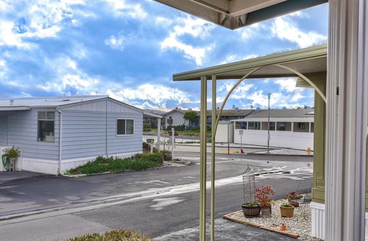 150 Kern St 49, Salinas, CA 93905