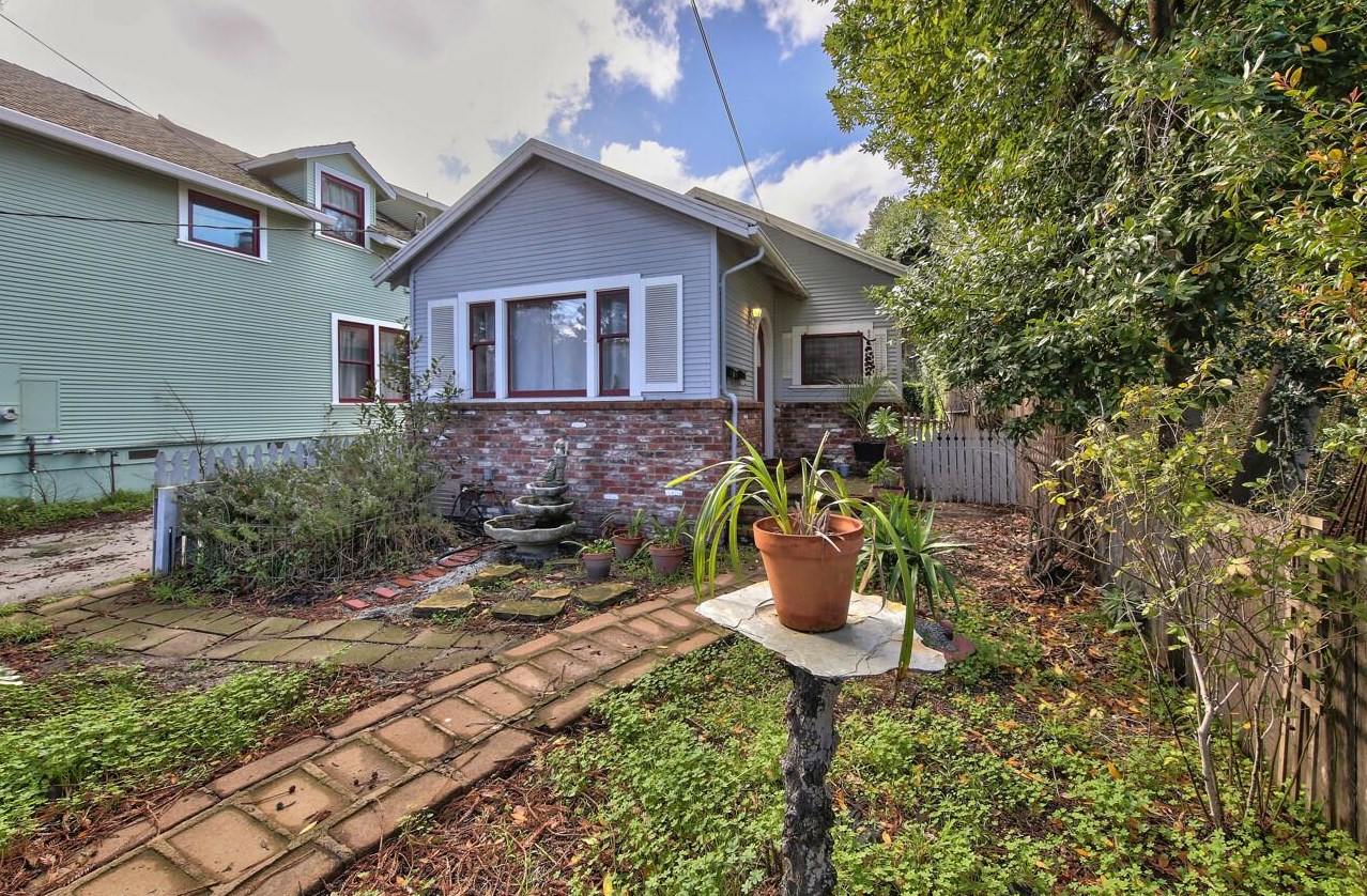 843 Lomita St, Monterey CA  93940-4461 exterior