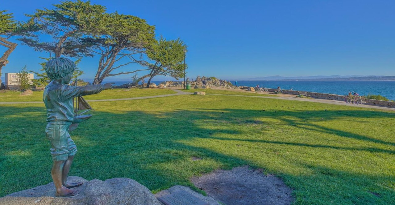 843 Lomita St, Monterey CA  93940-4461 exterior