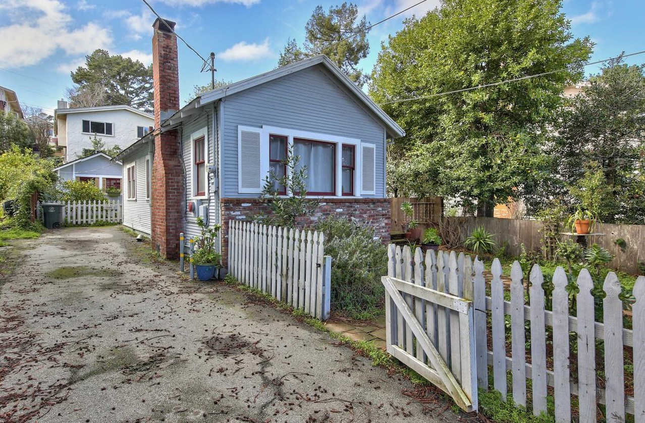 843 Lomita St, Monterey, CA 93940-4461