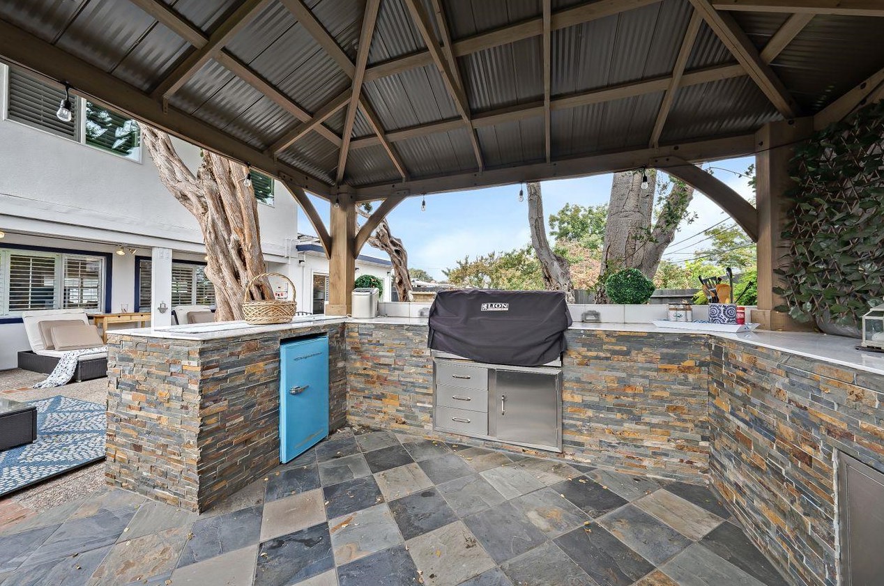 601 Fallon Ave, San Mateo CA  94401-3026 exterior