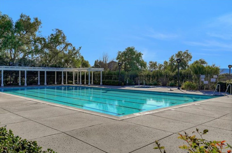 5487 Cribari Grn, San Jose CA  95135-1321 exterior