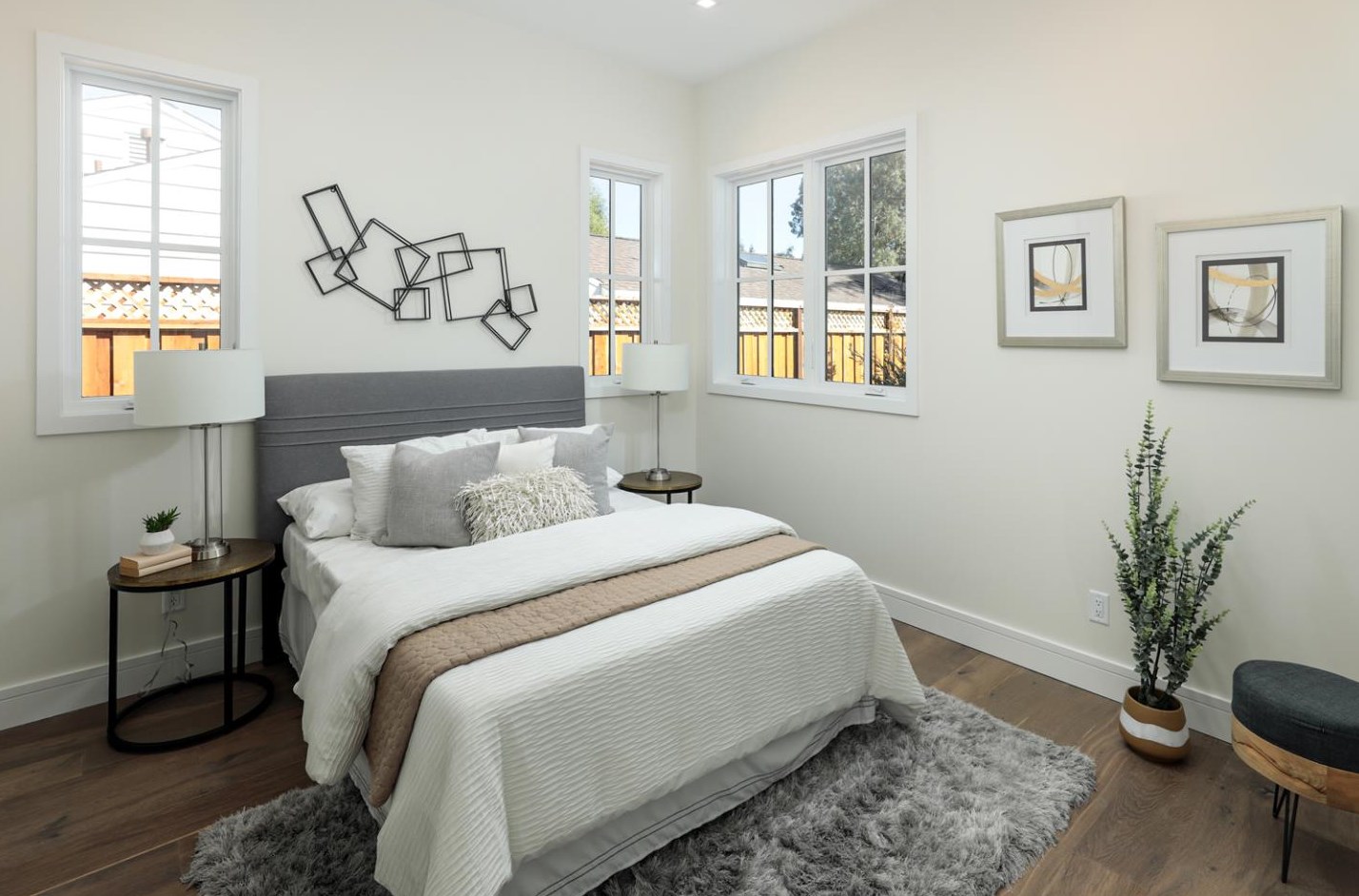 2021 Camino Al Lago, Menlo Park CA  94027-5939 exterior