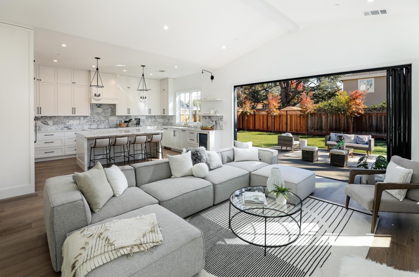 2021 Camino Al Lago, Menlo Park CA  94027-5939 exterior