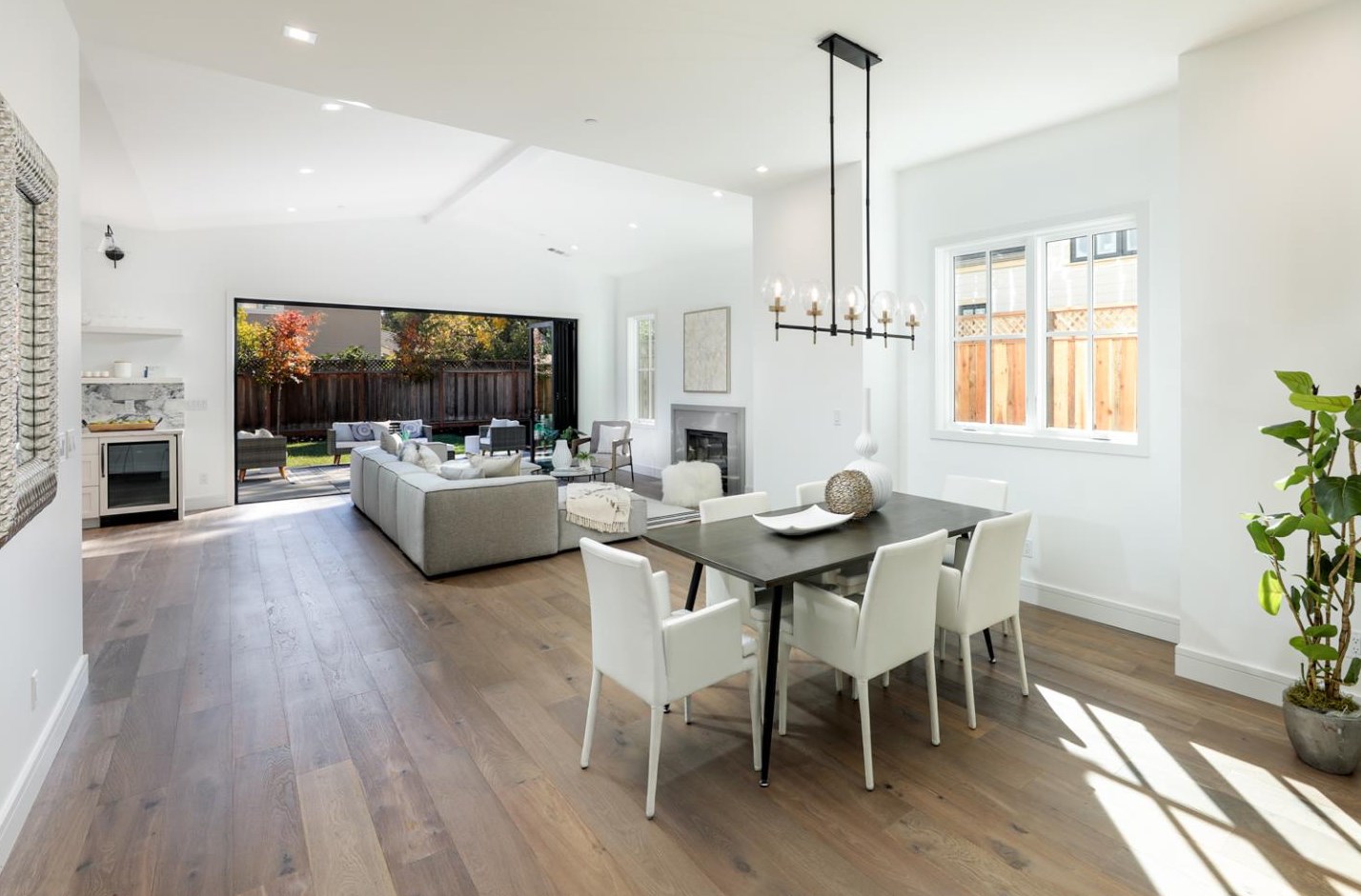 2021 Camino Al Lago, Menlo Park CA  94027-5939 exterior