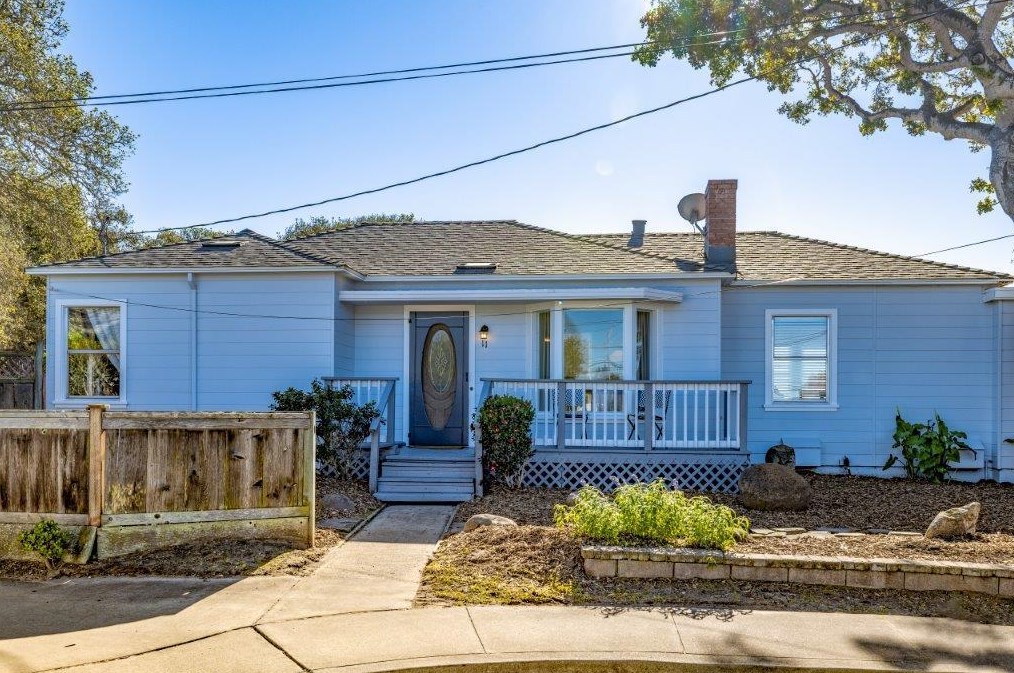 11 Lilac St, Monterey, CA 93940-5413
