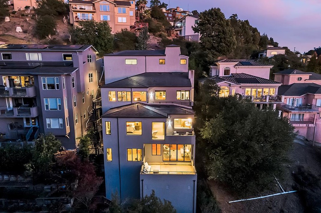 6701 Elverton Dr, Oakland, CA 94611