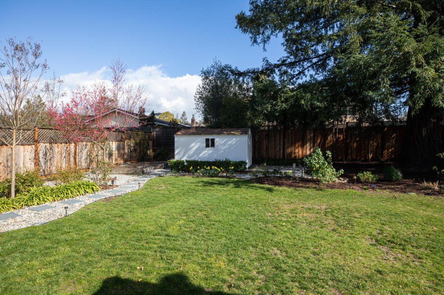 16384 Peacock Ln, Los Gatos CA  95032-4721 exterior