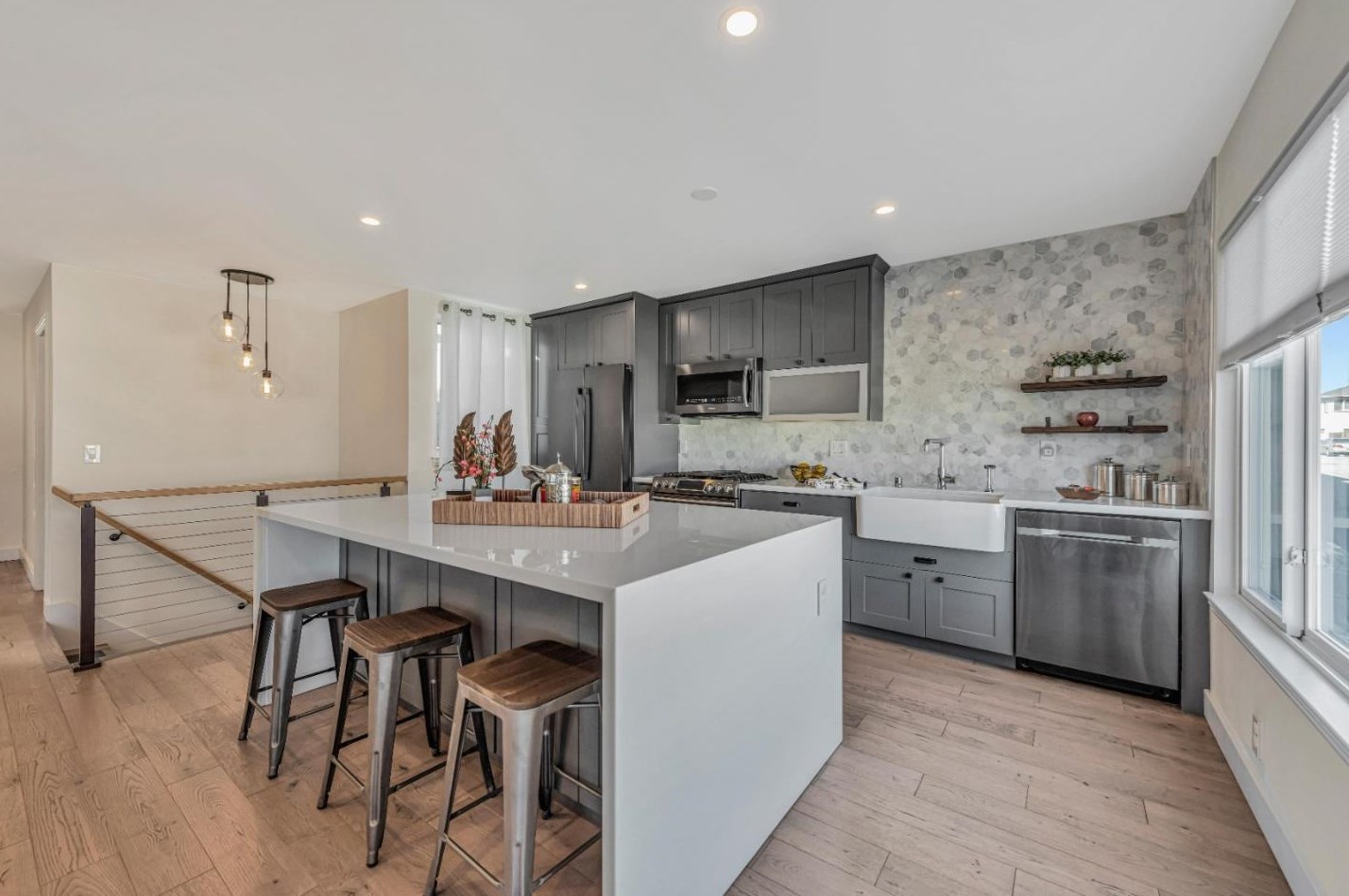 180 Princeton St, San Francisco CA  94134-1312 exterior