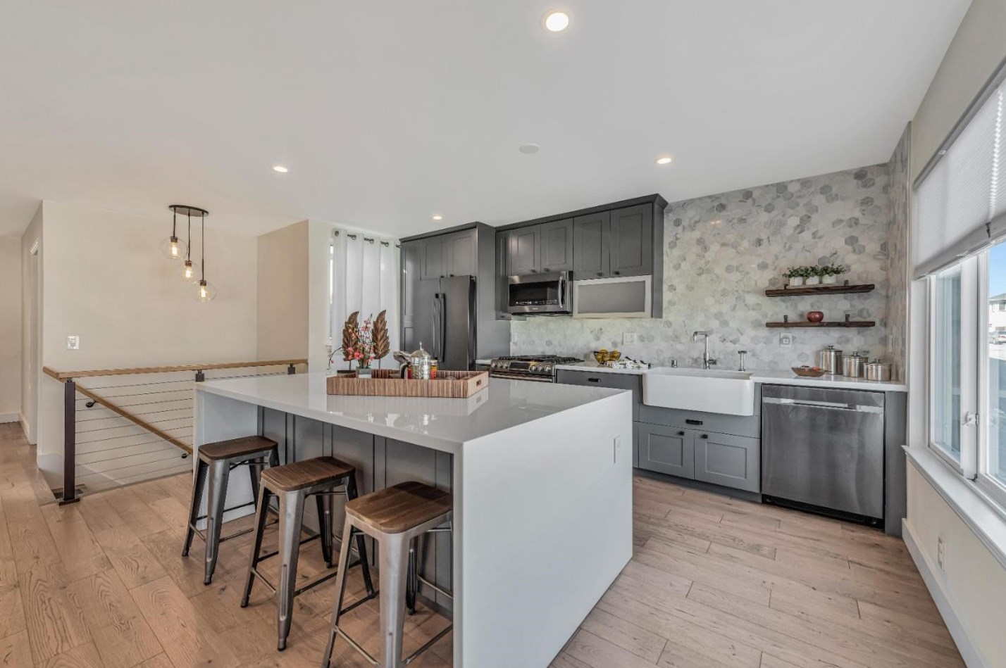 180 Princeton St, San Francisco CA  94134-1312 exterior