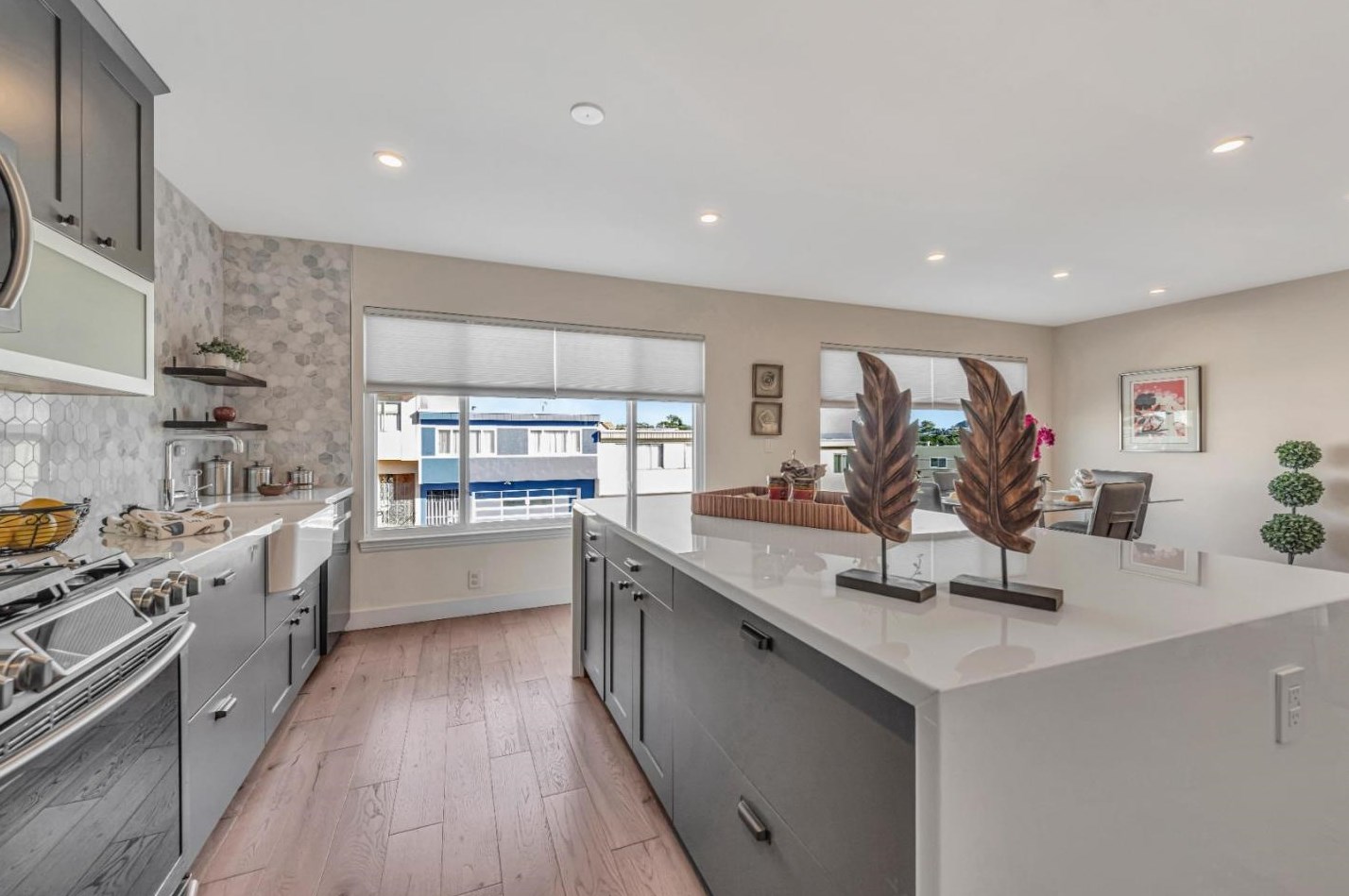 180 Princeton St, San Francisco CA  94134-1312 exterior
