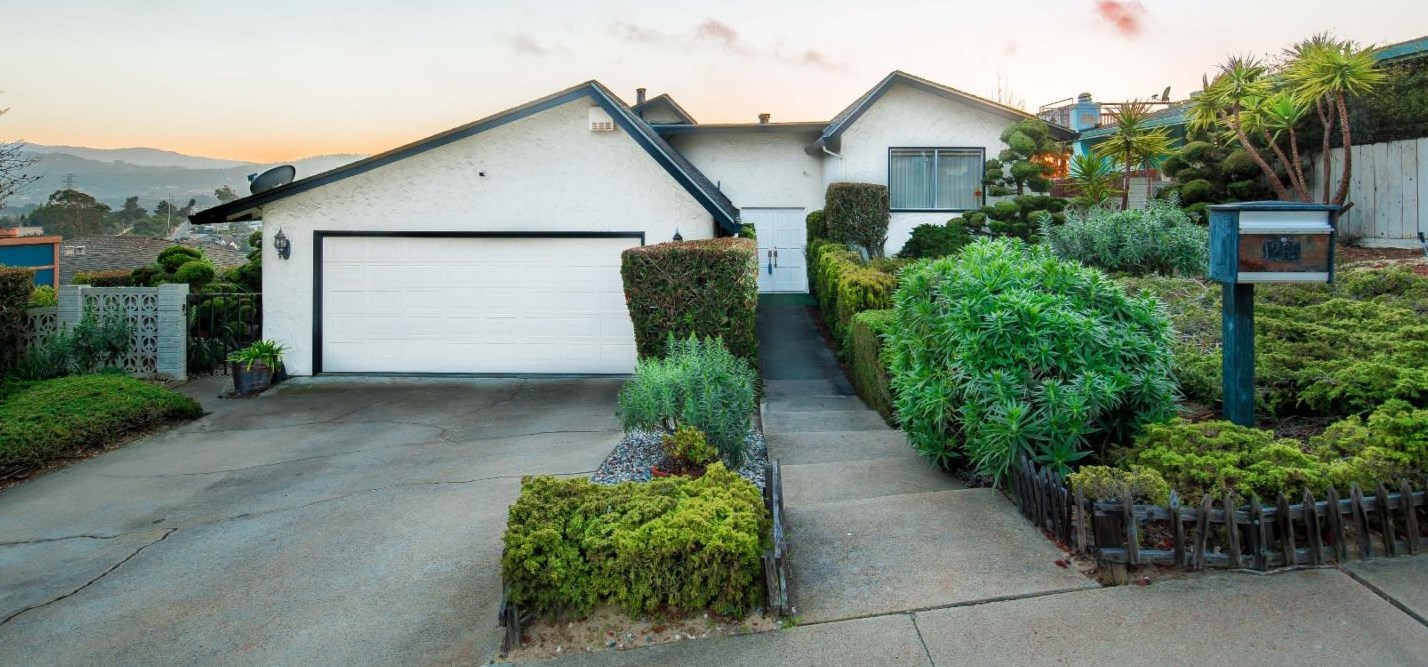 1265 Mescal St, Seaside, CA 93955-5616