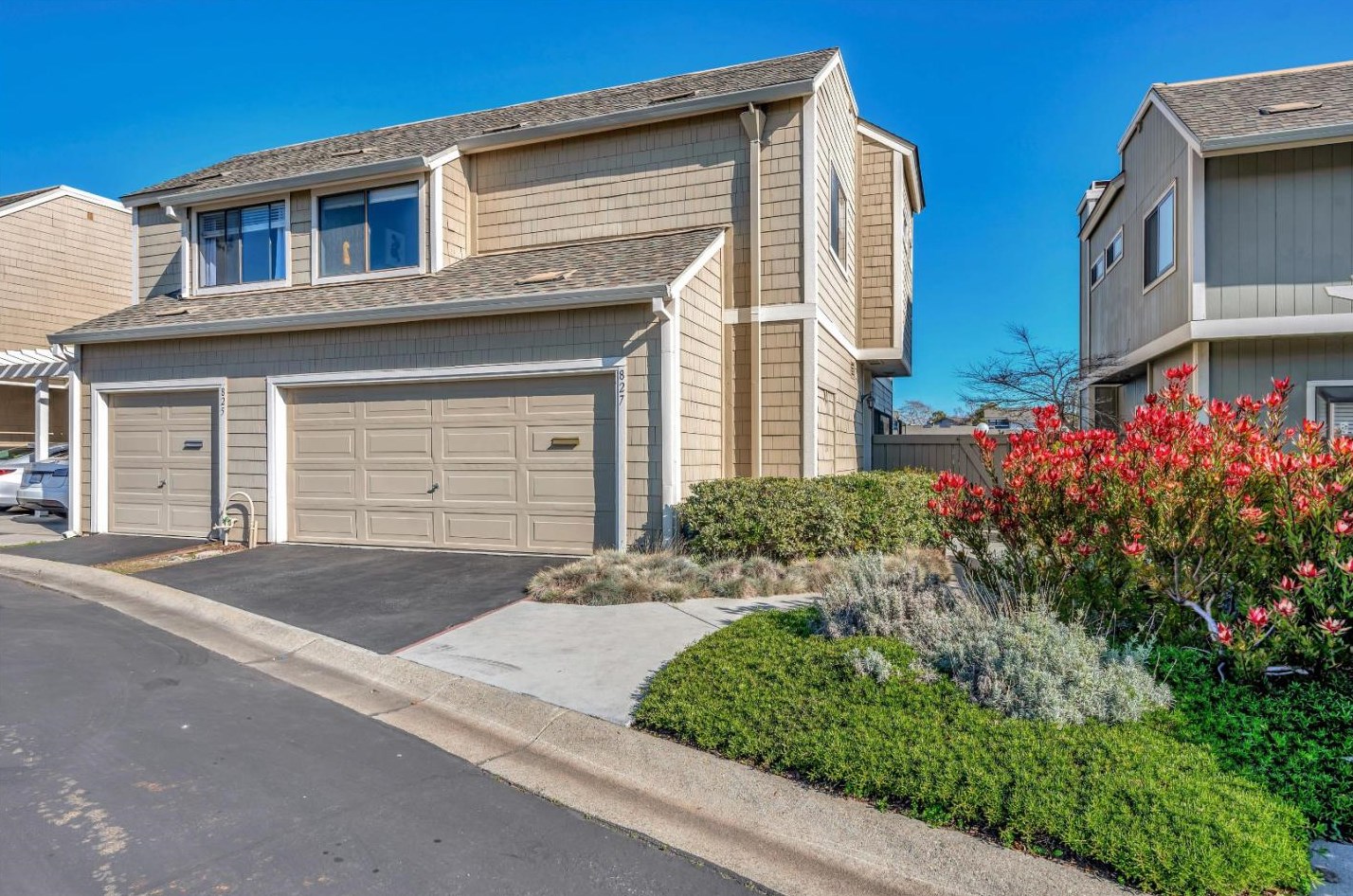 827 Columba Ln, San Mateo, CA 94404-2809