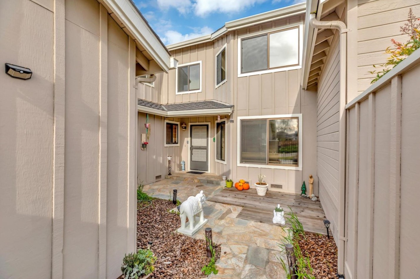 668 Duffin Dr, Hollister, CA 95023