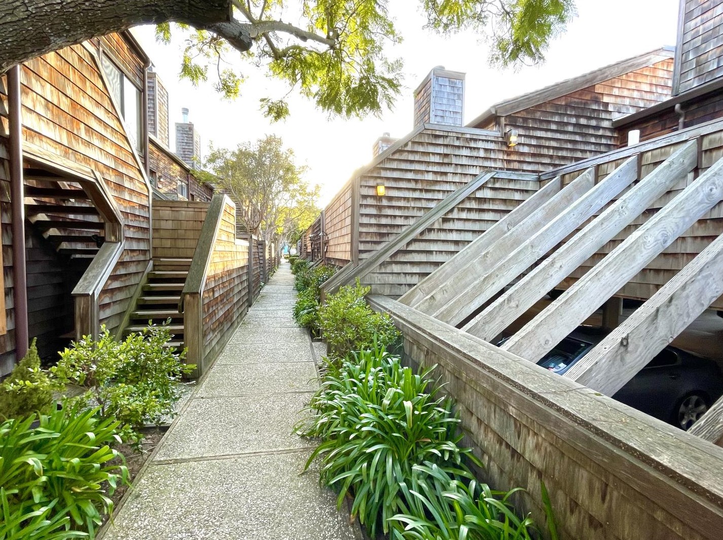 461 Dela Vina Ave, Monterey CA  93940-3956 exterior
