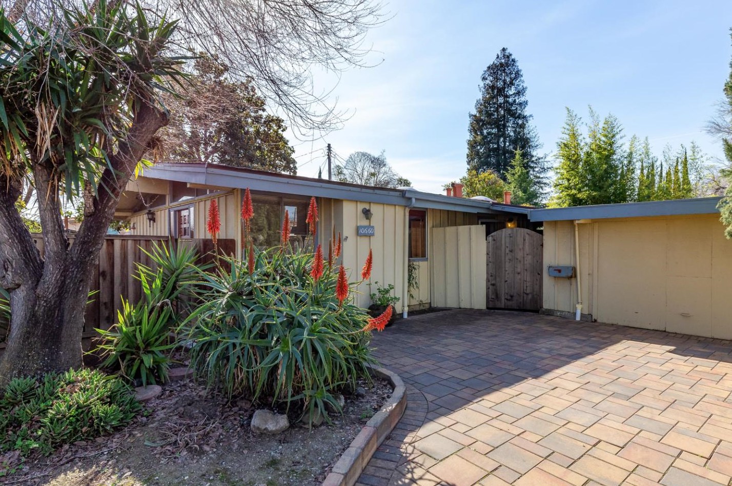 10660 Minette Dr, Cupertino, CA 95014-3613