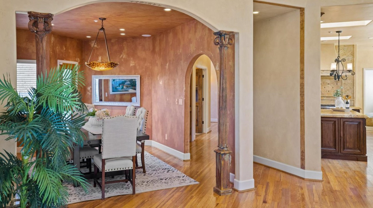25300 El Camino Nuevo, Monterey CA  93940-6683 exterior