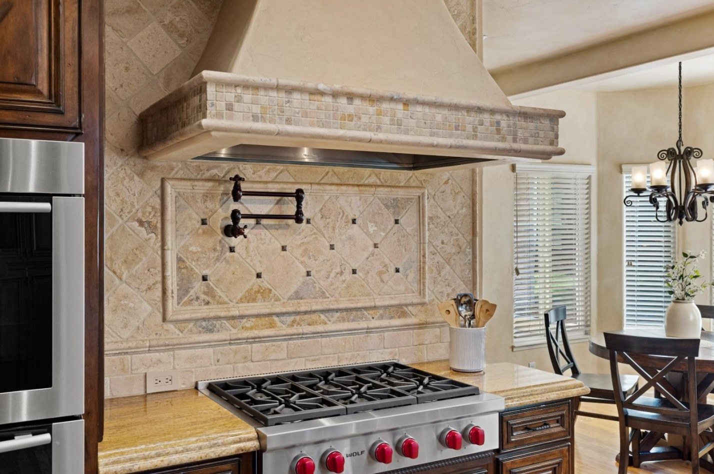 25300 El Camino Nuevo, Monterey CA  93940-6683 exterior