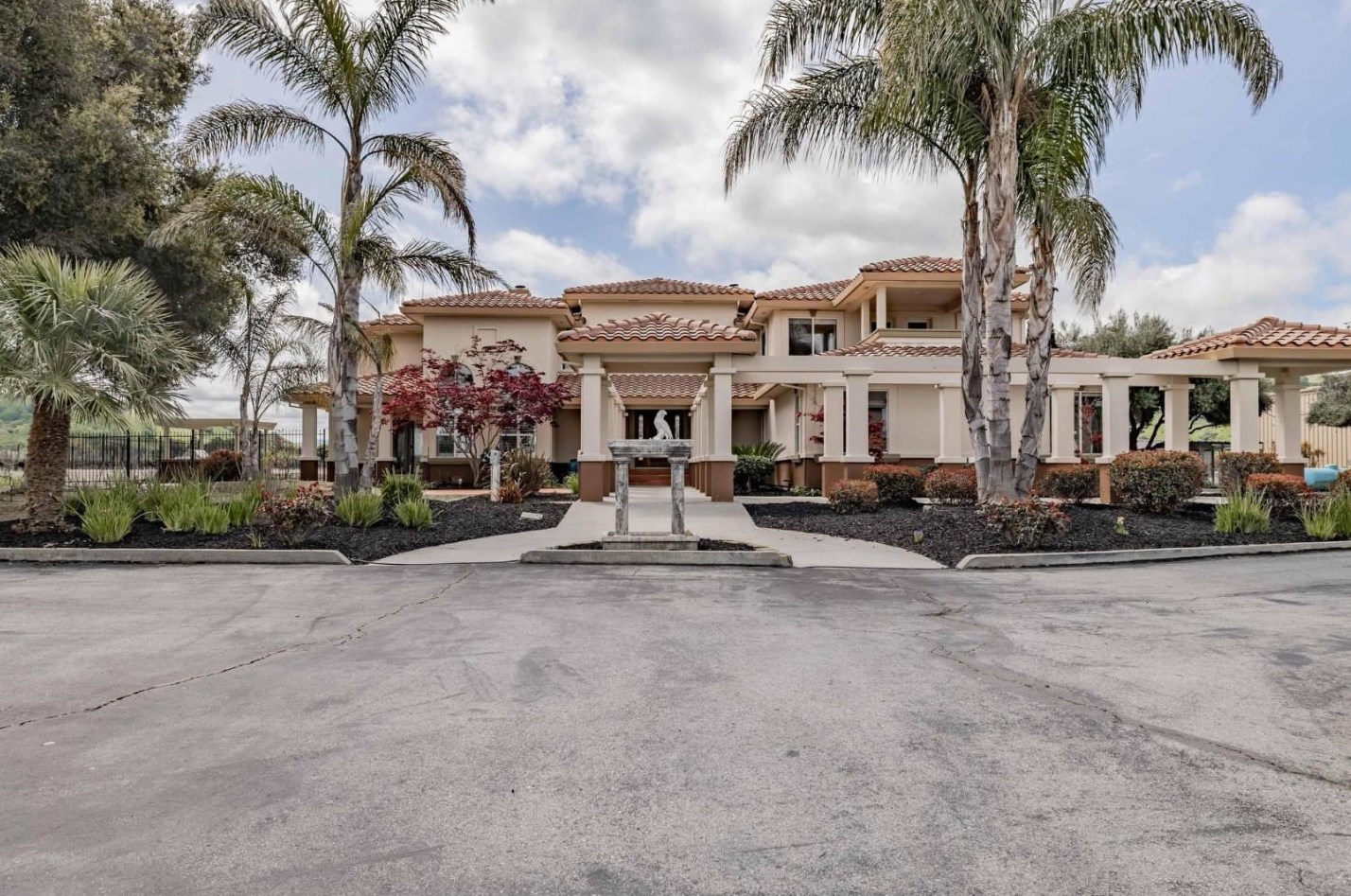 6530 Vineyard Estates Dr, Hollister, CA 95023