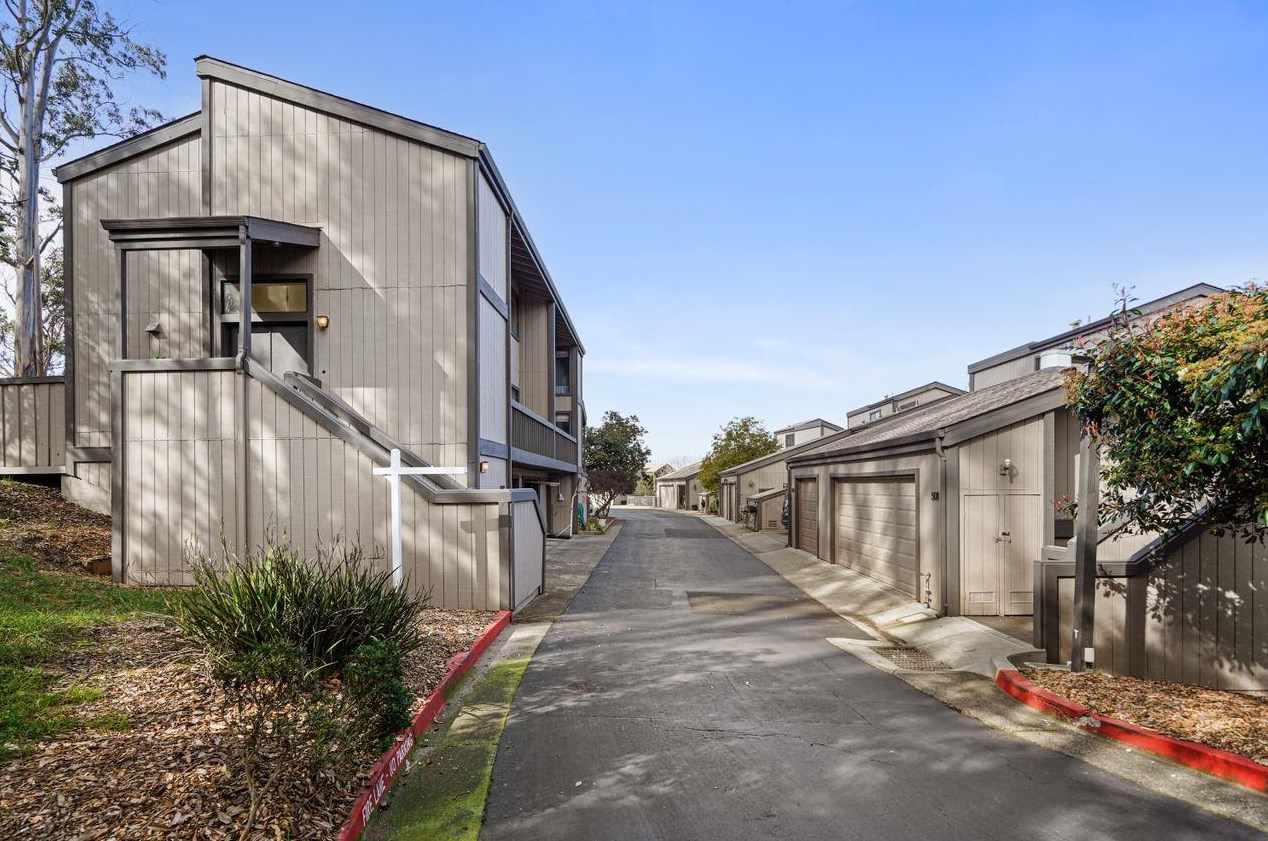 503 Vista Heights Rd, Richmond, CA 94530-6503