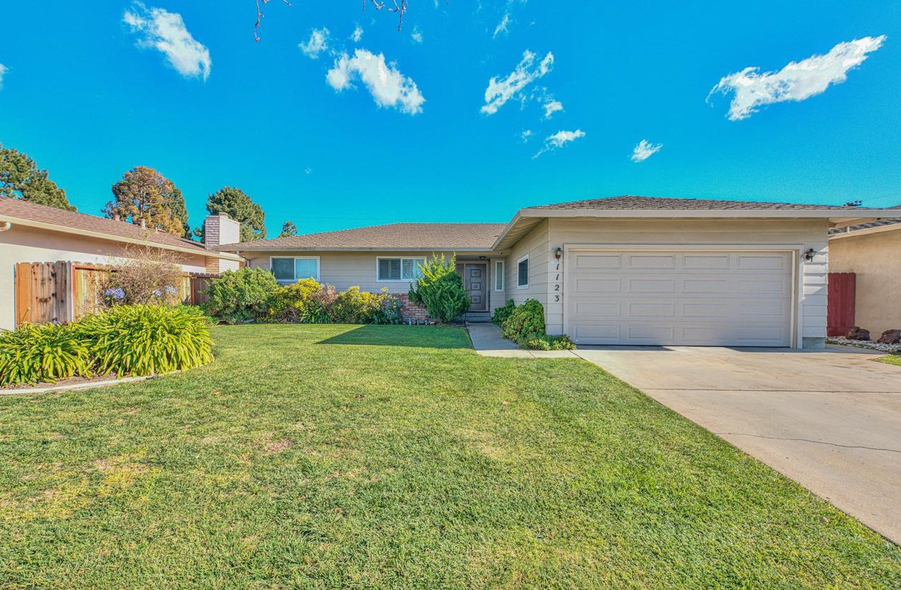 1123 San Vincente Ave, Salinas, CA 93901-1803
