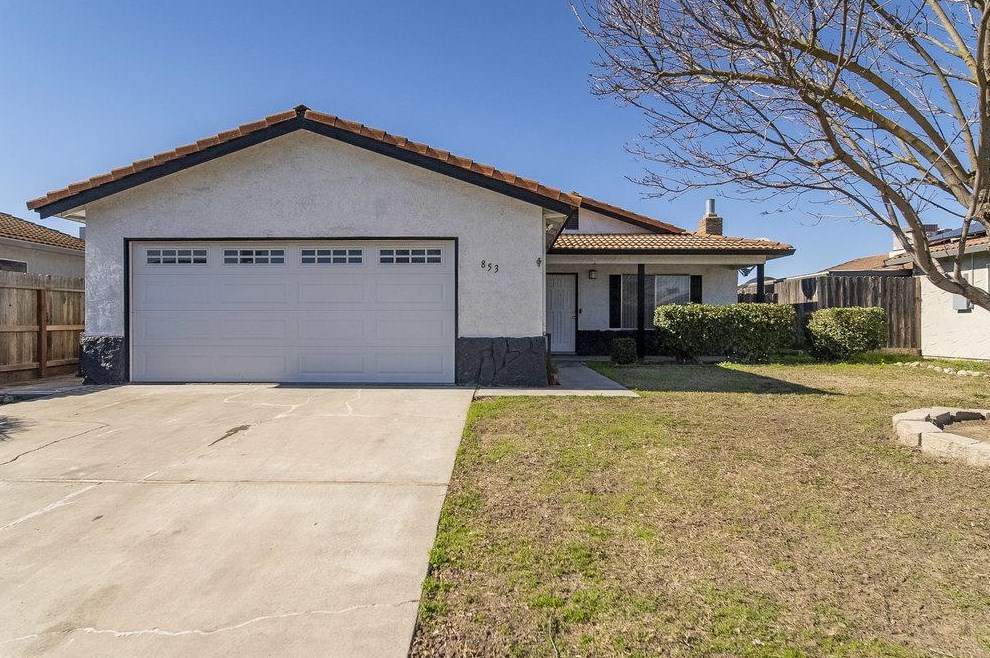 853 Hacienda Ave, Manteca, CA 95336