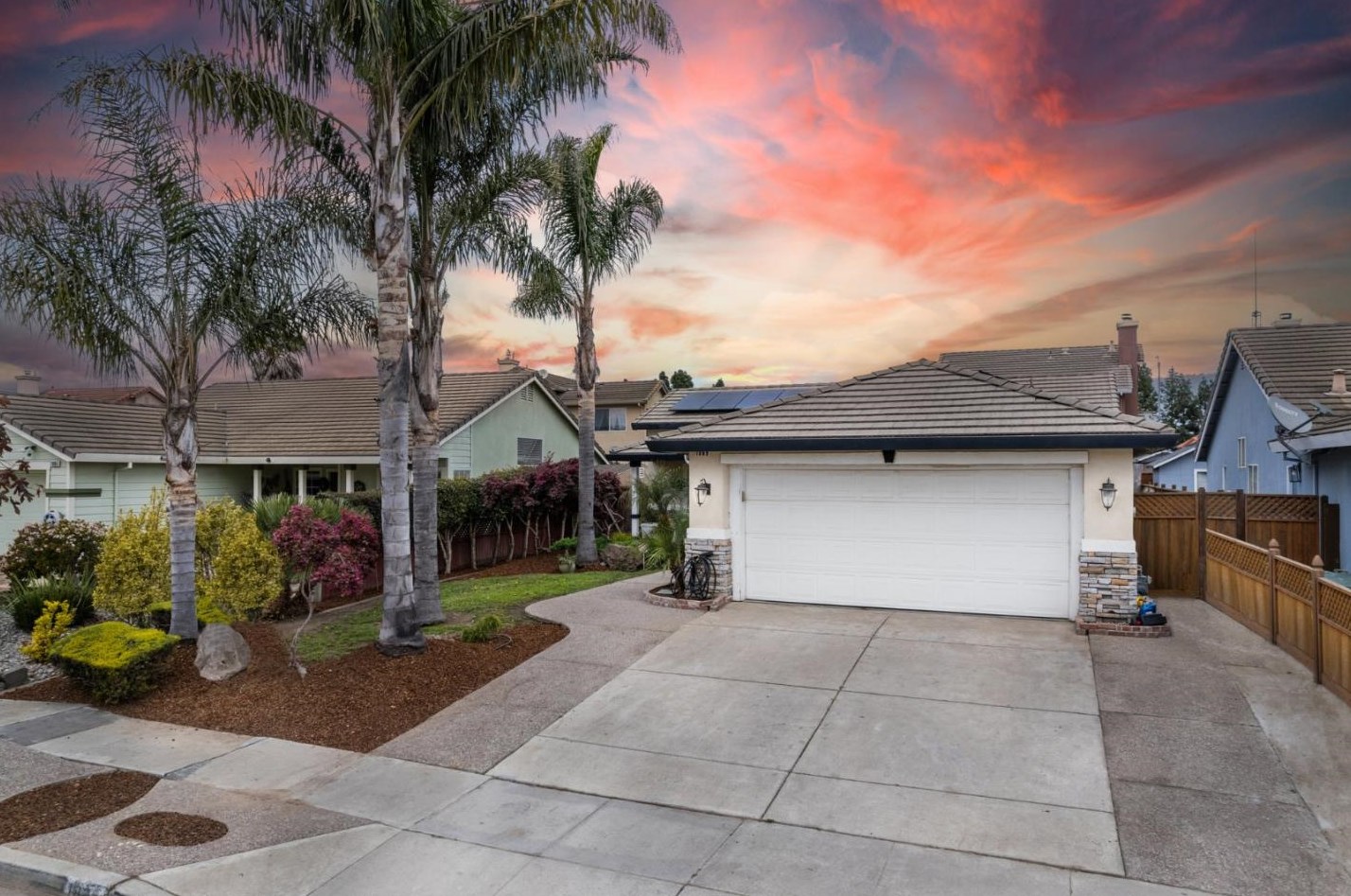 1869 Delancey Dr, Salinas, CA 93906-5126