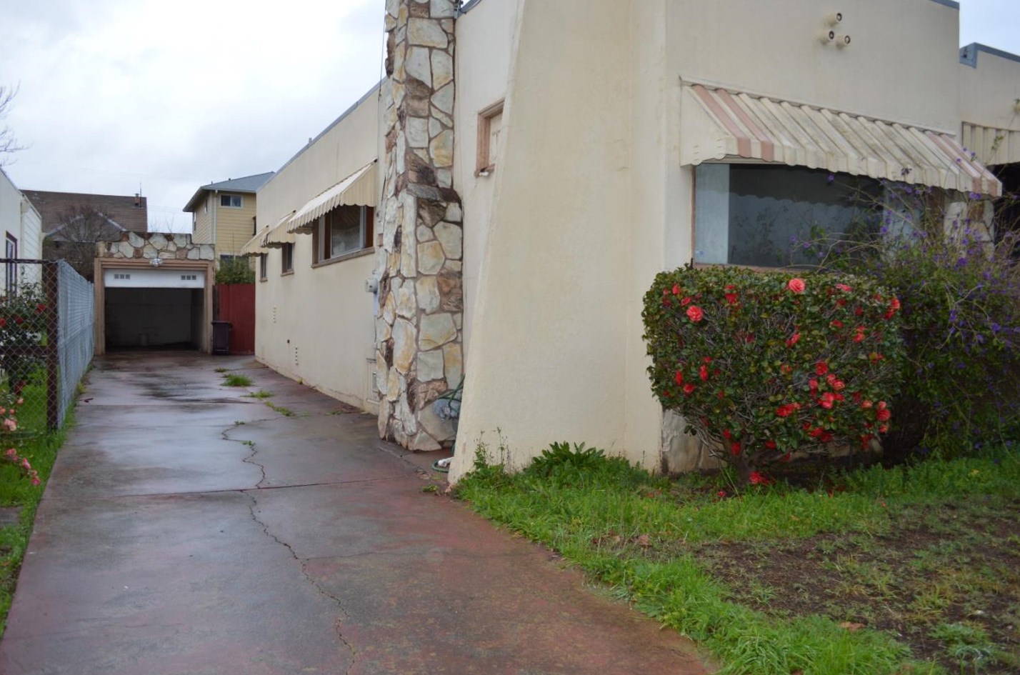 2719 Ritchie St, Oakland, CA 94605-3329