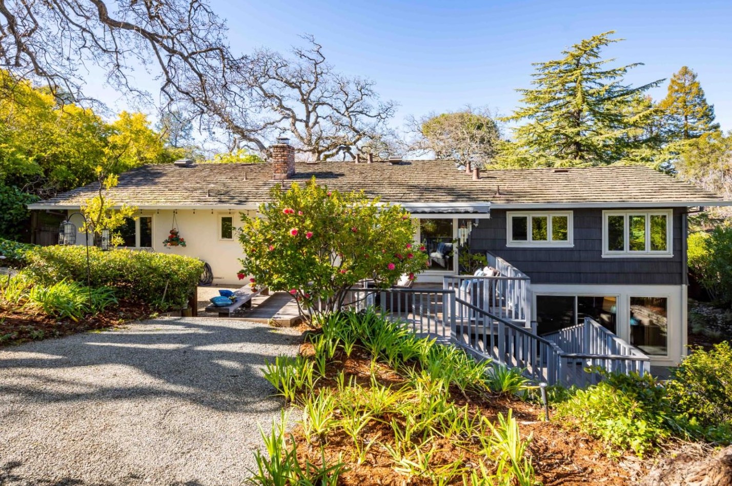 2327 Olympic Ave, Menlo Park CA  94025-6733 exterior