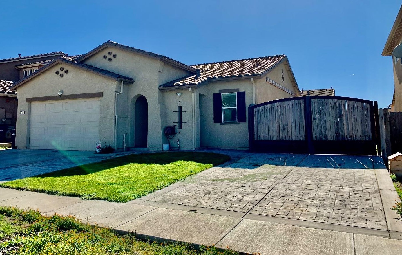 713 Gabilan Dr, Soledad, CA 93960