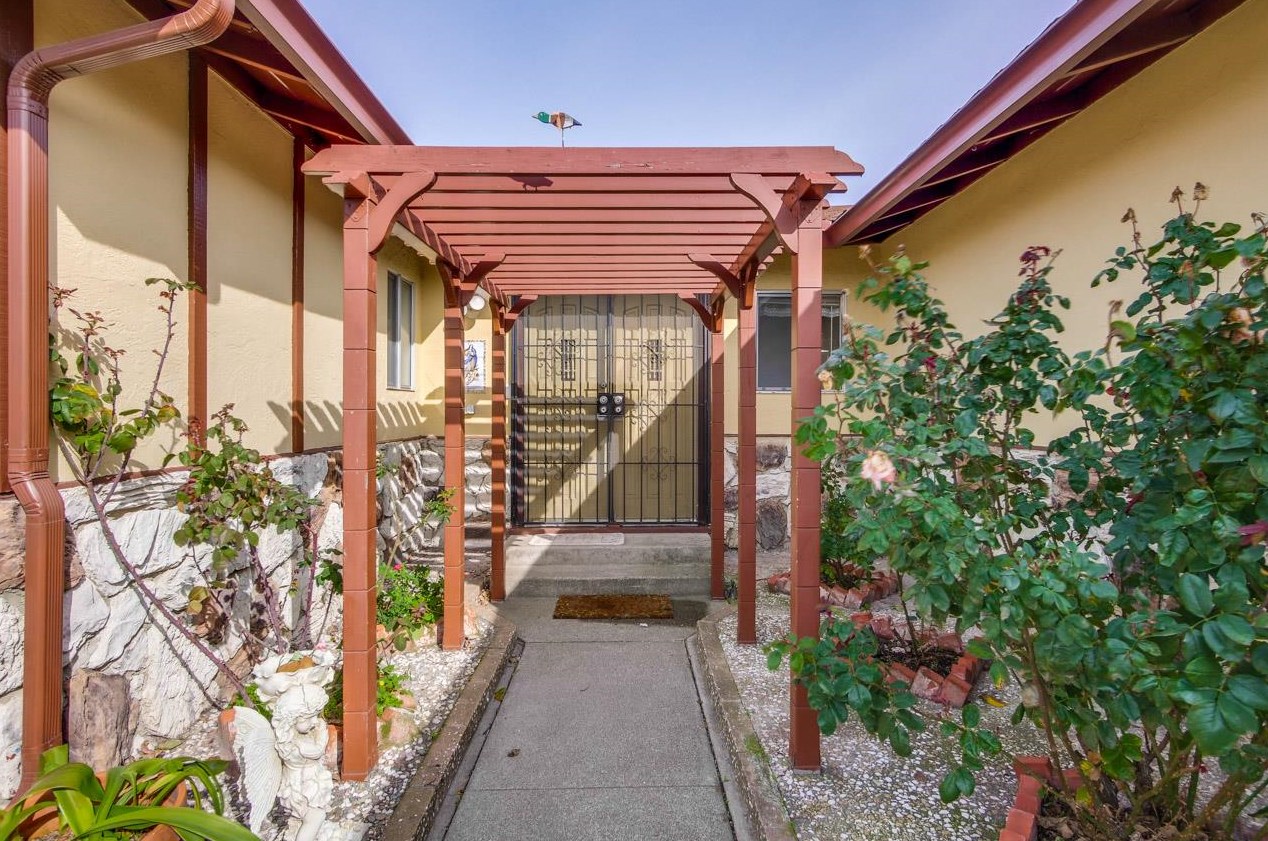 14276 Tiburon Rd, San Leandro, CA 94577