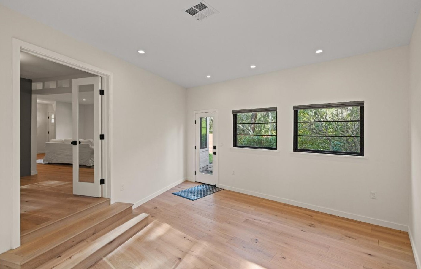 1184 Josselyn Canyon Rd, Monterey CA  93940-5235 exterior